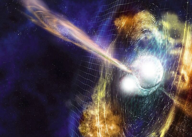 Illustration von zwei fusionierenden Neutronensternen. Aus der Kollision breiten sich Gravitationswellen aus, wenige Sekunden später ereignet sich ein Ausbruch von Gammastrahlen. Von den zusammenwachsenden Sternen werden wirbelnde Materialwolken ausgestoßen. (NSF/LIGO/Sonoma State University/A. Simonnet)