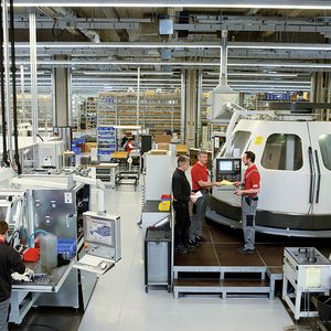 Mehr Ordnung in der Produktion sorgt für schnellere und effizientere Prozesse. Da freuen sich auch die Mitarbeiter. 