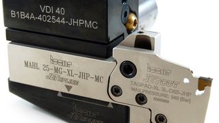 Das Multi-Connection-Werkzeug mit Modular-Grip-Adapterschnittstelle zum flexiblen Einsatz verschiedener Ab- und Stechsystemen mit zielgerichteter Kühlung. (Iscar)