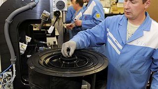 Montage des energieeffizienten Ventilators „Radical“ bei EBM-Papst. Bild: EBM-Papst (Archiv: Vogel Business Media)