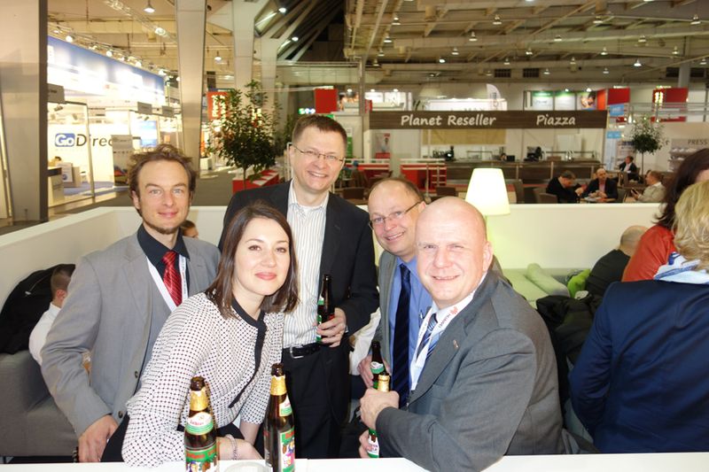 (v. l.) Michael Höppner und Christine Dötzer, Vibrio, Theo Reinerth und Jörg-Stefan Schmitt, Brother und Eckhart Traber, Lancom (Bild: IT-BUSINESS)