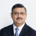 Titel, Name: Sanjiv Lamba Geburtsjahr, -ort: 1964 in Kalkutta/Indien  Funktion: Mitglied des Vorstands Firma: Linde AG   Ausbildung: Wirtschaftsstudium am St. Xavier’s College, Universität von Kalkutta Abschluss: Bachelor of Commerce 1987  1989 Chartered Accountant (Wirtschaftsprüfer) am Institute of Chartered Accountants of India  Berufliche Laufbahn: 1987–1988 Management Trainee bei Lipton India Limited (ein Unternehmen der Unilever-Gruppe) 1989–1993 verschiedene Funktionen im Finanzbereich von BOC India Limited (ehemals Indian Oxygen Limited) 1993–1994 Delegation als Prüfungsleiter zu The BOC Group plc., Unternehmenszentrale, Vereintes Königreich 1994–1997 Delegation als Manager Konzernfinanzen zu The BOC Group plc., Unternehmenszentrale, Vereintes Königreich 1997–2000 General Manager Finanzen bei BOC India Ltd. 2000–2001 Geschäftsführer Finanzen bei BOC India Ltd. 2001–2005 Geschäftsführer von BOC India Ltd.  2005–2006 Geschäftsführer von BOC Gases, PGS (Process Gas Solutions), Region South & South East Asia 2007 – 2011 Leiter der RBU Süd- & Ostasien bei Linde Gas Asia Pte. Ltd., Singapur  seit 2011 Mitglied des Vorstandes der Linde AG, verantwortlich für das operative Segment Asien/Pazifik, die asiatischen Joint Ventures sowie die Business Area Electronics (Elektronikgase)  Besonderes: Seit 2000 Vorsitzender des Board of Directors von BOC India Limited Seit 2007 Mitglied des Vorstands der Asia Industrial Gases Association Seit 2008 Ausschussmitglied der Young Presidents’ Organisation (Pan Asia Chapter)    (Bild: Linde)