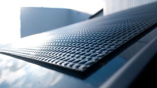 Im sächsischen Zwenkau entsteht ein Werk für fahrzeugintegrierte Photovoltaik. (Bild: Opes Solar Mobility)