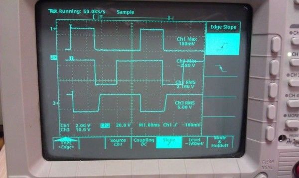 Oszilloskopbild nach dem Ersatz von C19 und V10 kurz vor Abschluss der Restaurierung 2012 (Bild: TNMOC)