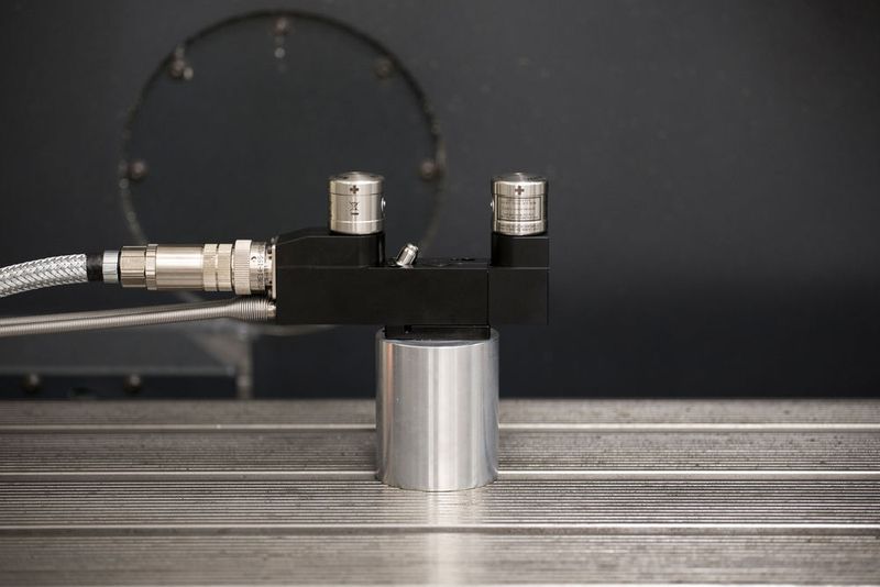 Verbesserte Lösungen für berührungslose Werkzeugvermessung: Das System bietet eine extrem schnelle, hochpräzise Lösung zur Bestimmung der Werkzeuggeometrie, Überprüfung des Werkzeugzustands und Verfolgung thermischer Veränderungen. (Renishaw)