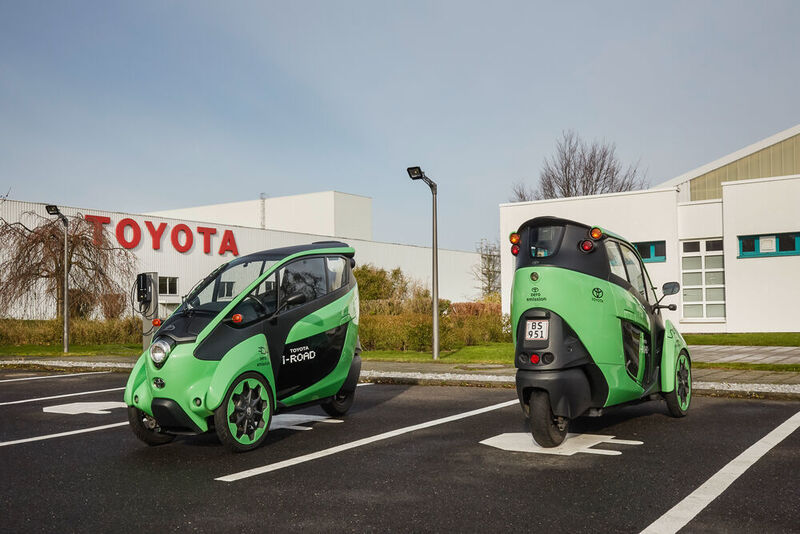 Der iRoad macht eine Stippvisite in der Toyota-Deutschlandzentrale. (Toyota)