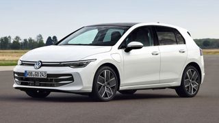 Zur Ausstattung der Basisvariante zählen unter anderem digitale Instrumente und LED-Licht. (Bild: VW)