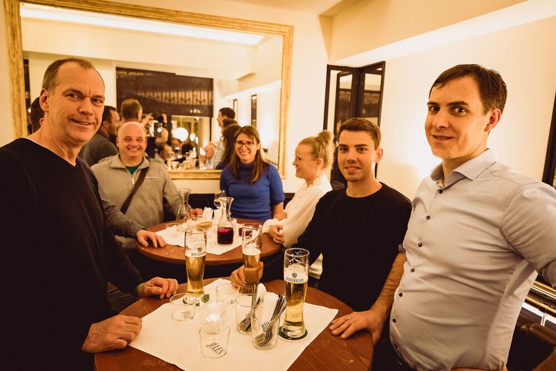 Stehtischtreffen (Bild: Stefan Bausewein)