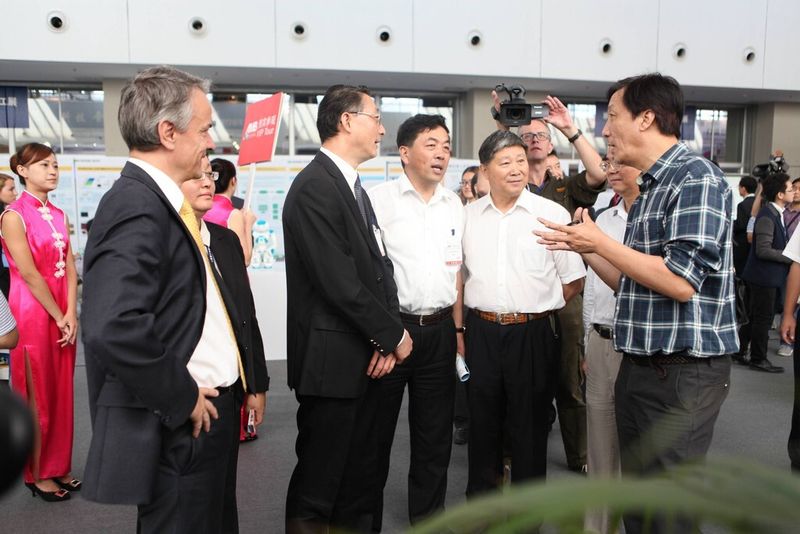 Auch hochrangige politische Delegationen kamen zur Messe. (Bild: AMB China)