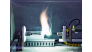 Gefahrenstelle: serieller Lichtbogen an einer PV-Testanlage (Archiv: Vogel Business Media)