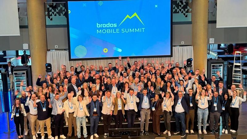 Der diesjährige Brodos Mobile Summit in der MEWA Arena in Mainz bot erneut eine Plattform zum Austausch und Netzwerken.  (Bild:  Brodos)
