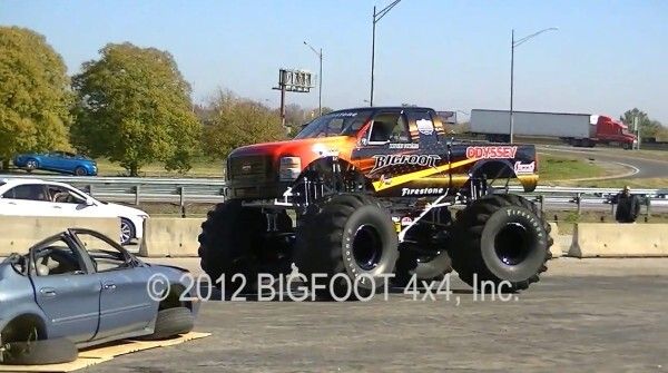 Der Bigfoot 20: der weltweit erste Monstertruck mit Elektroantrieb macht mit über 260 kW und 1100 Nm Autos umweltschonend platt (Bild: Bigfoot 4x4 Inc.)