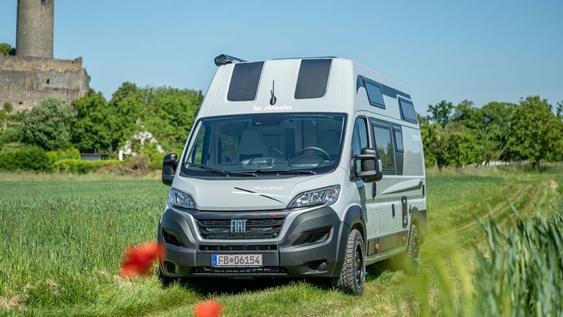 Der „La Strada Avanti EBF“ bietet vier Sitz- und Schlafplätze.(Bild:  La Strada)