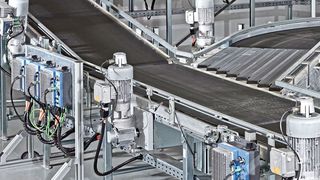 Die dezentralen Antriebseinheiten lassen sich flexibel im Anlagenfeld integrieren. (Nord/Erik Krüger)