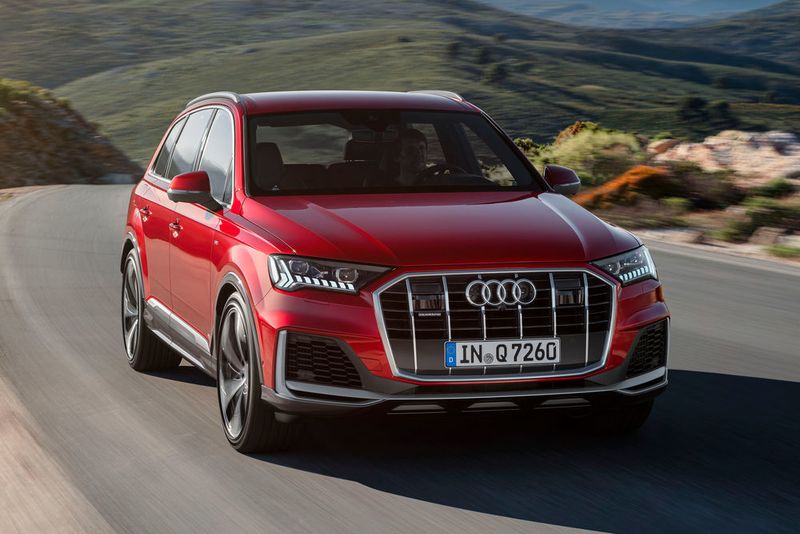 Aber auch der Kühlergrill und die Lufteinlässe wurde neu gestaltet. (Audi)