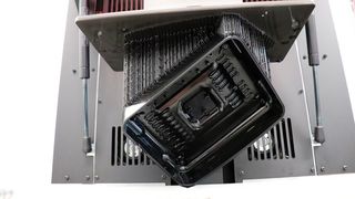 Die untere Abdeckung dieses Elektronikgehäuses in den Maßen 144x40x114 mm wurde aus dem lichthärtenden Harze Loctite 3843 von Henkel auf dem DLP-3D-Drucker Pro 4K von Asiga gedruckt. (Henkel)