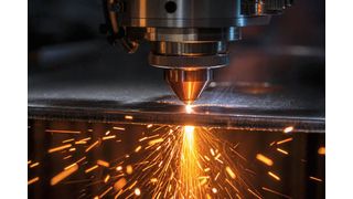Flüchtiger hidden Champion! wer ans Laserschneiden denkt, dem fällt als erstes die Power des Laserstrahls ein – ist ja auch beeindruckend, die Funken fliegen zu sehen. Doch Air Liquide – übrigens ein Euroblech-Aussteller – will klarmachen, dass auch das Prozessgas wichtig für den Erfolg ist. (Bild: KI-generiert)