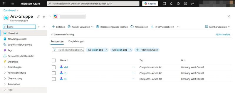 Mehrere lokale Systeme werden in einer Azure-Ressourcengruppe zusammengeführt und lassen sich einheitlich verwalten. (Bild: Joos | Microsoft)