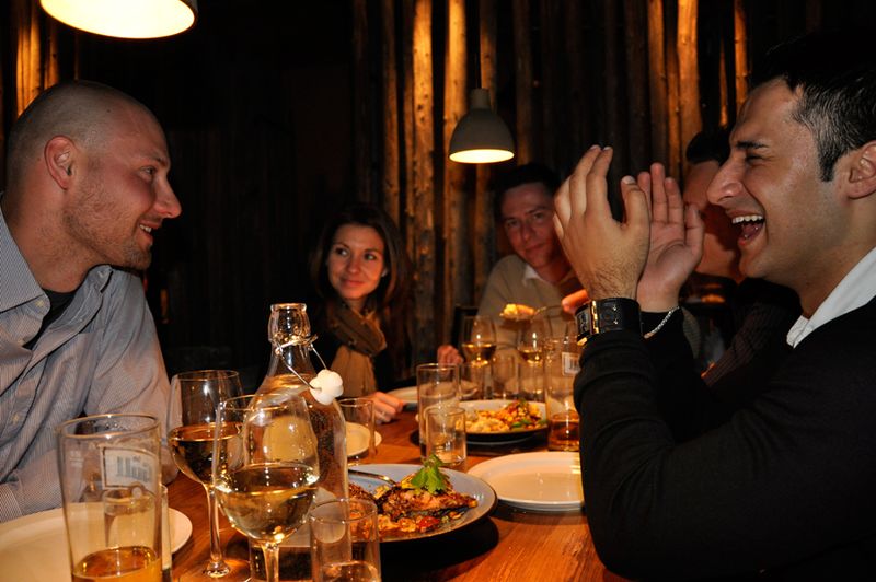 Fröhliche Restaurant-Runde (Archiv: Vogel Business Media)