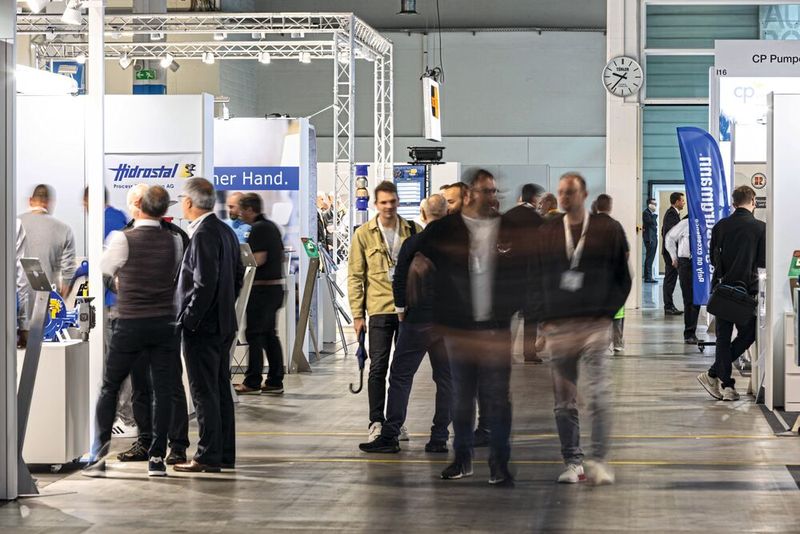 Die Pumps & Valves Zürich: Auf der zentralen Plattform für industrielle Pumpen-, Armaturen- und Prozesstechnik zeigen die Aussteller vom 26. bis 27. November 2025 in der Messe Zürich  ihre Drive‑, Filter‑ und Prozesslösungen. (Bild: Easyfairs/Sara Barth)