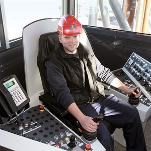 All in one: As space in the operator's cabin is confined and costly, Bartec included the Antares system directly into the chair. Now, troubleshooting can be carried out without the need to shut down the drill for safety reasons: The whole system is certified according to ATEX and IECEx.