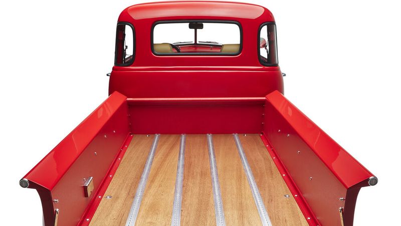 Die Ladefläche ist mit Holzboden verkleidet. (Bild: Kindred Motorworks)
