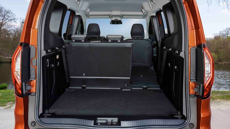 Die Rückbanklehne lässt sich zweiteilig nach vorne klappen. (Bild: Renault)