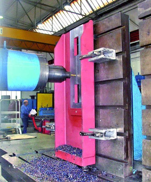 Bild 3: Die hohe Flexibilität war ein Grund für das Retrofit. Beispielsweise lassen sich Werkstücke horizontal und vertikal präzise bearbeiten. (Archiv: Vogel Business Media)