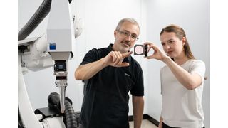 Die neue Roboter-Laserschweißzelle Trulaser Weld 3000 von Trumpf wird Teil des Präsentationsspektrums auf der Euroblech 2026 sein. Sie hat eine Laserleistung von drei oder vier Kilowatt, was sie etwa für den Geräte- und Anlagenbau prädestiniert.  (Bild: Trumpf)