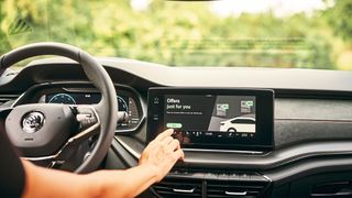 Die Rabatte-App von Skoda können jetzt auch Kunden in Spanien und Finnland nutzen. (Bild: Skoda)