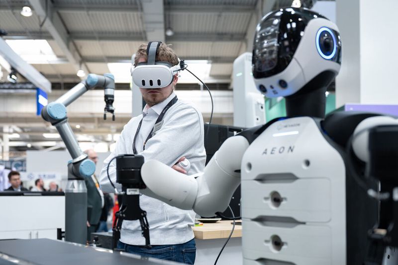 Die Hannover Messe 2026 ist Geschichte. Technologisch zeigt sie Wege für die Industrie in eine wettbewerbsfähige Zukunft mit Künstlicher Intelligenz, Automatisierung und Digitalisierung.  (Bild: Deutsche Messe AG)