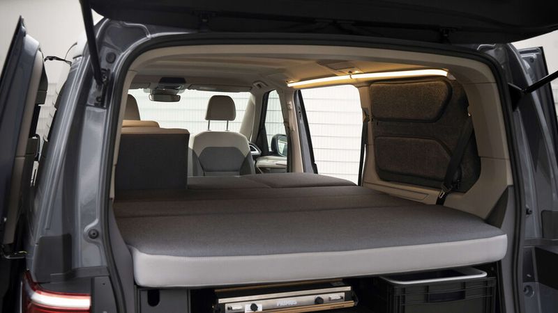 Das Basispaket mit Bettpolster, Tisch und Tischboxen kostet rund 3.999 Euro. (Bild: Autoren-Union Mobilität/Space Camper)