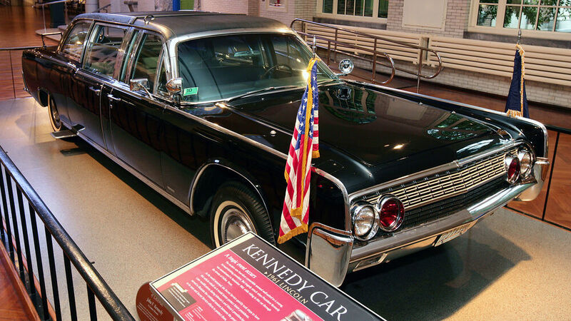 John F. Kennedys Lincoln Continental X-100 wurde zur Limousine umgerüstet und tat weiter ihren Dienst. (KMS Photography)