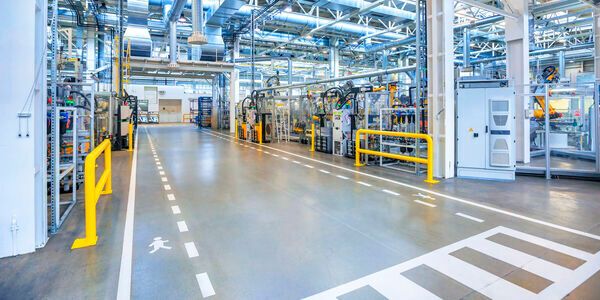 Wie sieht die moderne Produktion von morgen aus? Zehn Richtlinien sollen bei der Umsetzung helfen.(Bild:  ©Nataliya Hora - stock.adobe.com)