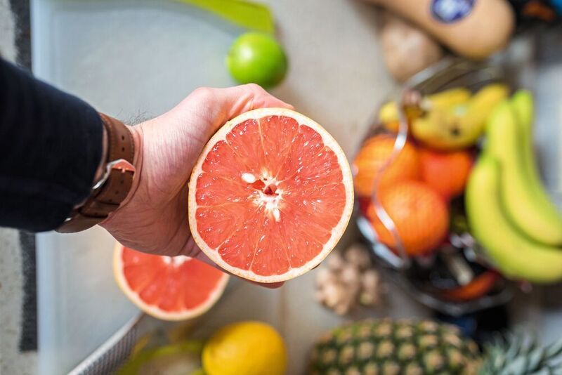 Was auf der Zunge den bitteren Geschmack von Grapefruit registriert, könnte auf Krebszellen als Angriffspunkt für Therapeutika dienen: Bitterrezeptoren (Symbolbild). (gemeinfrei, Bannon Morrissy)