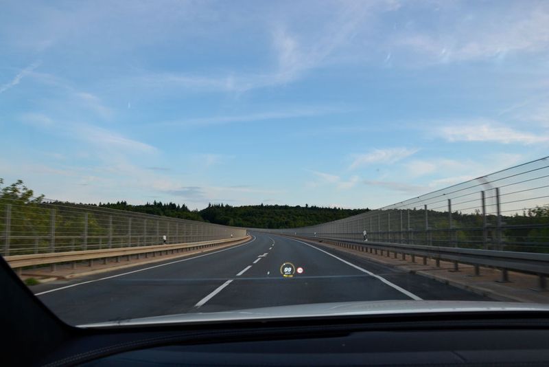 … ob Bundesstraße oder … (Bild: Michel / »kfz-betrieb«)