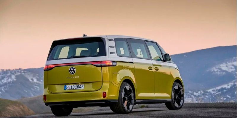 The rear spoiler, wingflaps and pillar trims on the Volkswagen ID. Buzz are manufactured using the mould-in-color injection moulding process with Plexiglas moulding compound in Piano Black. The glossy black, glass-like surface creates a harmonious transition to the dark tint of the windows.  (Source: Volkswagen)
