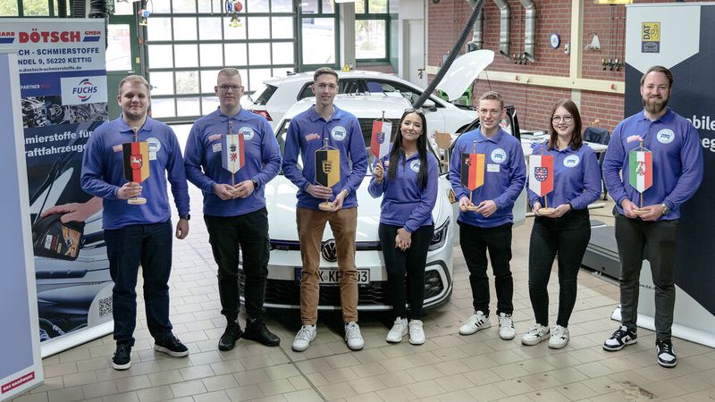 Sieben Automobilkaufleute waren zum Finale der Deutschen Meisterschaft im Handwerk, German Craft Skills, nach Koblenz gereist. (Bild: Schmidt - VCG)