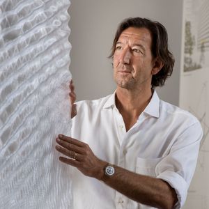 Zellen im Inneren des Materials sorgen für Stabilität und schaffen gleichzeitig luftgefüllte Hohlräume für eine optimale Dämmung.(Bild:  Andreas Heddergott / TU Muenchen)