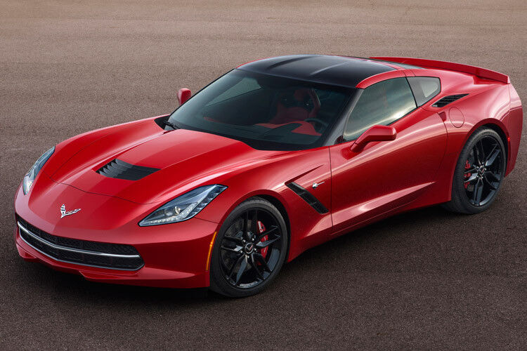 Sie ist flacher, breiter und länger geworden – und unterstreicht so den Anspruch, die heißeste Corvette seit langem zu sein. (Foto: General Motors)