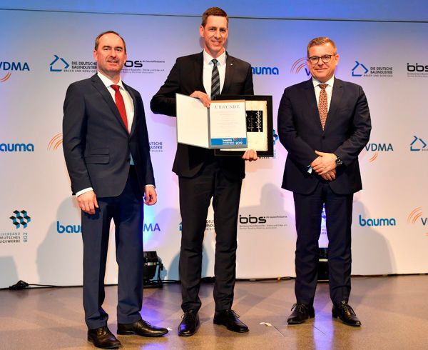 In der Kategorie Bauwerk/Bauverfahren/Bauprozesse gewann Max Bögl mit seiner mobilen Produktionsstätte für Windkraftanlagen den Innovationspreis.   (Max Bögl)