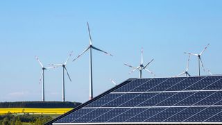Wind- und Sonnenkraft: nachhaltige Energiequellen, die zur Energiewende beitragen. (Bild: Harald Dietz, ZSW)