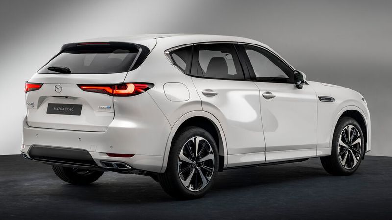 Der große Bruder des CX-5 bietet durch seinen langen Radstand bequem fünf Personen Platz. (Mazda)