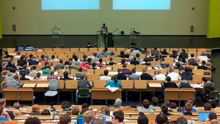 VDI: Studierende und Berufseinsteiger fühlen sich nicht ausreichend durch digitale Fachinhalte auf die Arbeitswelt vorbereitet.  (gemeinfrei)