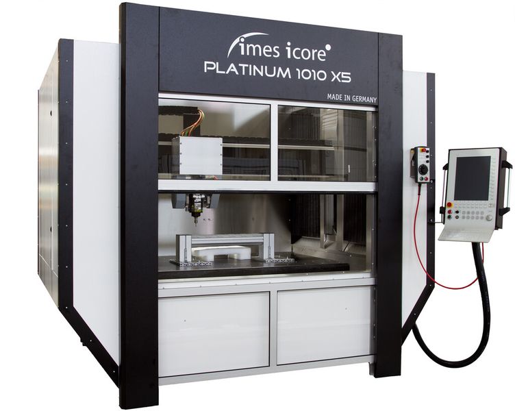 Die Laserschneidmaschinen Premium und Platinum hat Imes-Icore um Schnittstellen und Funktionen zu den Faserlaserquellen erweitert. (Bild: Imes-Icore)