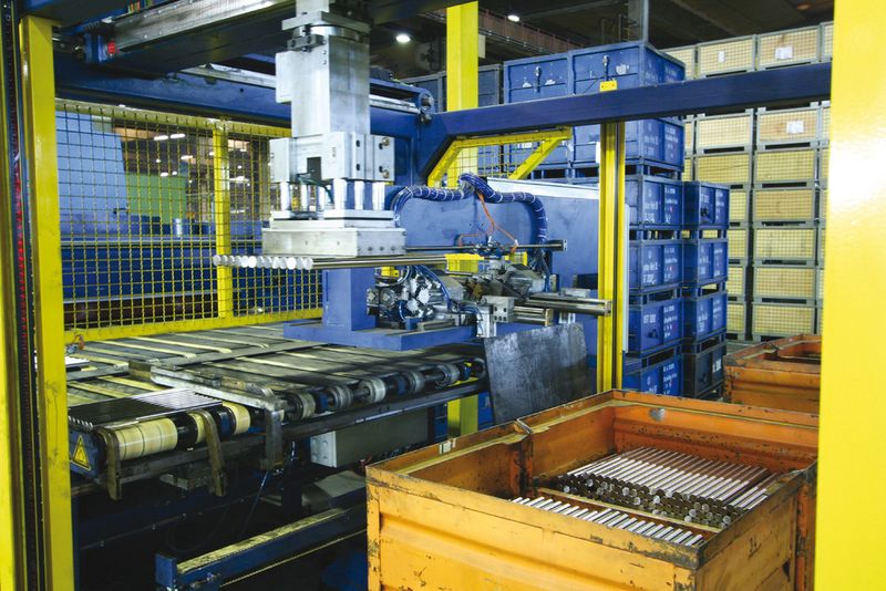 Stapeln von Stabprodukten mit Fixlängen. Dazu kommt ein Handlingssystem mit Magnetgreifer zum Einsatz. (Archiv: Vogel Business Media)