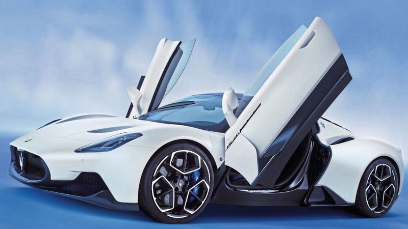 Spektakulärer Einstieg (Bild: Maserati)