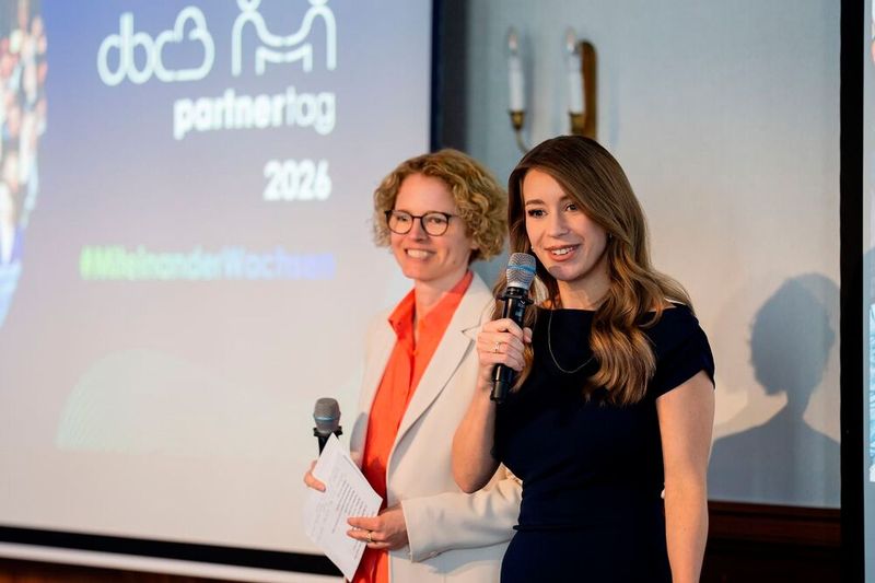 Eröffnung des Partnertags durch Stephanie Pelch und Cindy Bauernschmidt (Bild: C & P Capeletti & Perl)