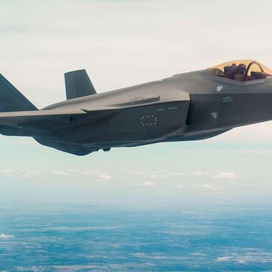 The global situation is causing many countries to feel more threatened than just a few years ago. As a result, defence spending is increasing to enhance protection. The world's 100 leading defence companies, such as Lockheed Martin with the new F-35 fighter jet, are benefiting. (Image:Lockheed Martin)