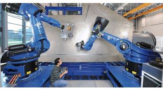 Grofi: effizientes Tapelaying und Fiberplacement mit CNC-Robotern. Sie arbeiten den Ablegeplan eines Teils gemeinsam ab oder bearbeiten mehrere Werkstücke parallel. Die Roboter werden vom Leitrechner mit Programmen versorgt, auch der Aufgabenstart kommt aus der Warte. (Bild: Siemens)